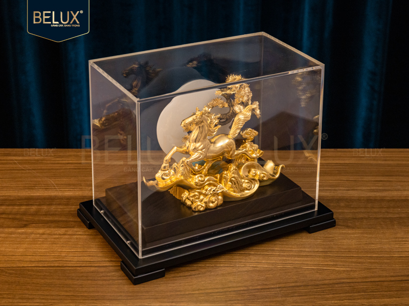 Tượng Ngựa Phong Vân Dát Vàng 24k – Bản Hào Ca Của Sự Thành Công Và Thịnh Vượng